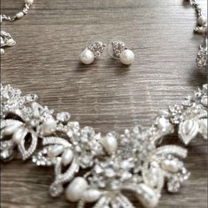 Crystal & pearl necklace & earring set